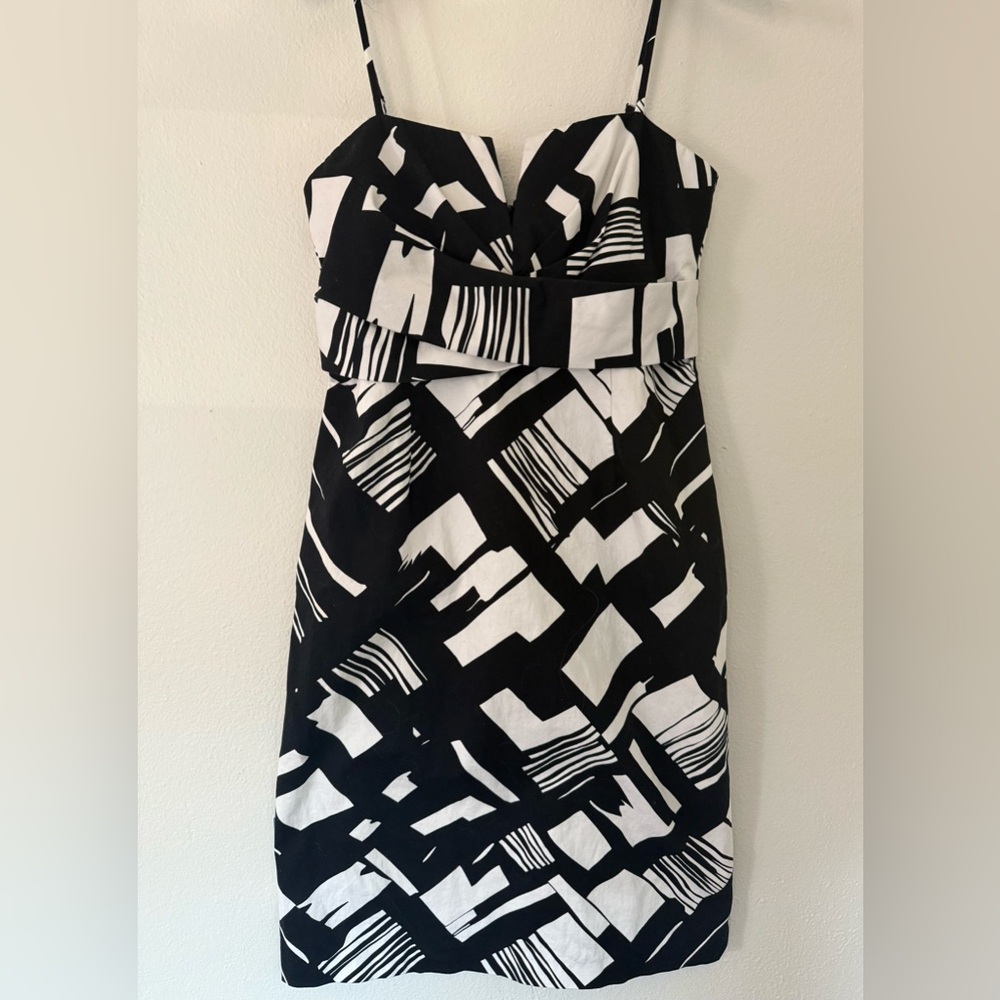 White House Black Market Black and White Strapless Dress
